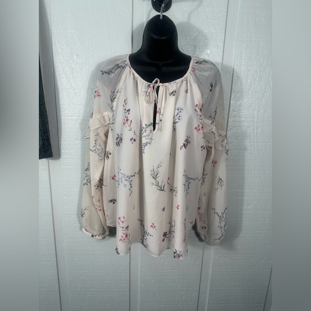 St. Tropez West Pink Floral Top Size Medium EUC
